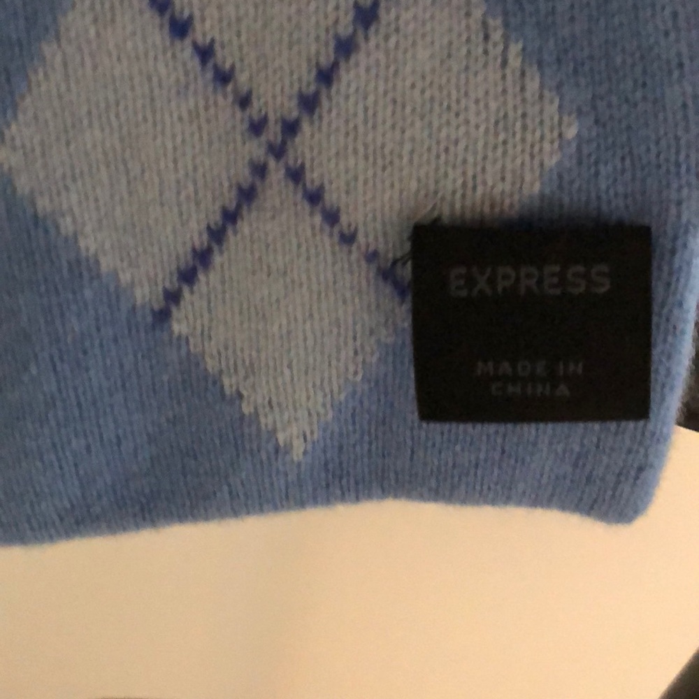 Express Scarf - Picture 3 of 3